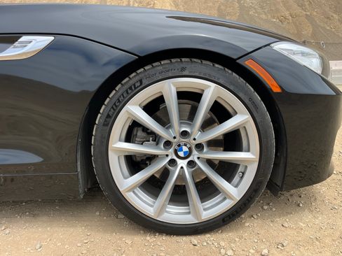 Used 2014 BMW Z4 sDrive35i RWD image 27