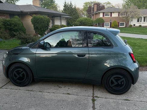 Used 2025 FIAT 500 e FWD image 3