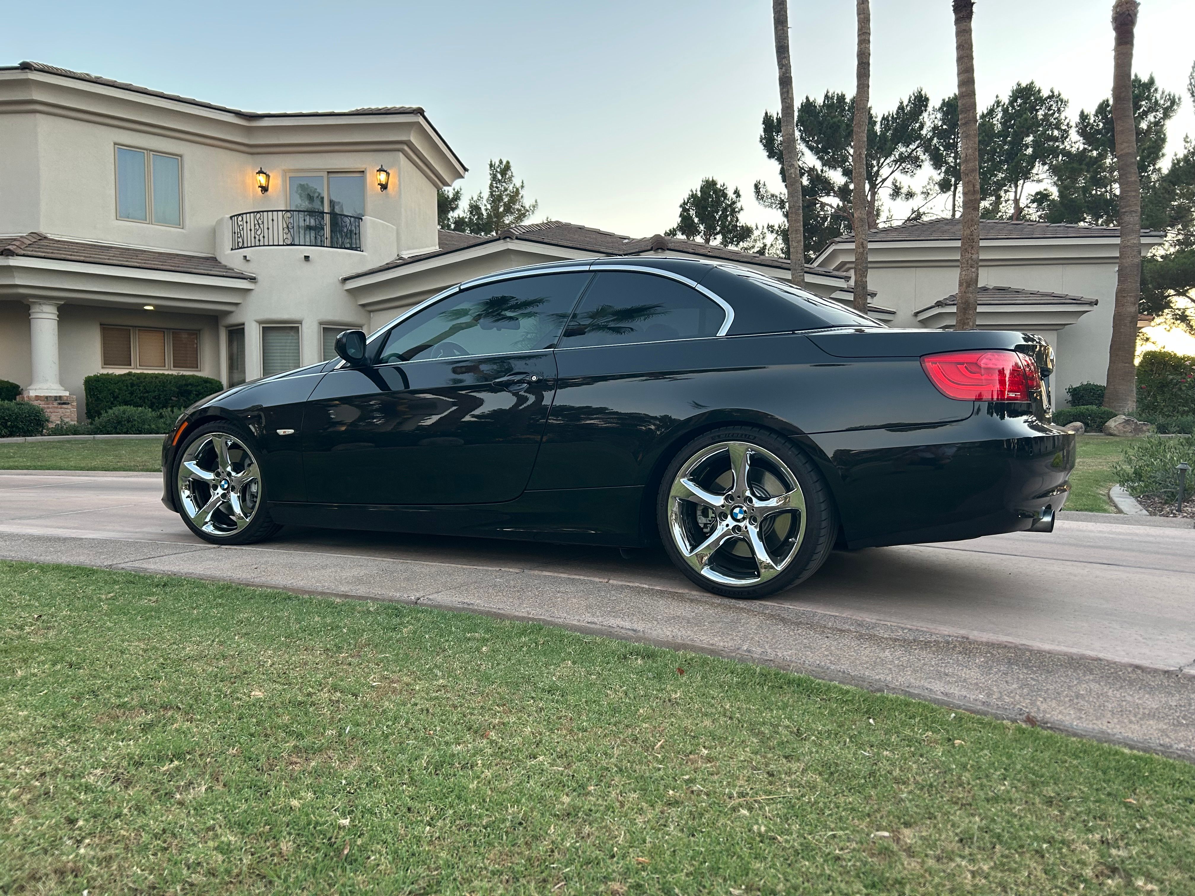 Used 2011 BMW 335i Convertible RWD image 12