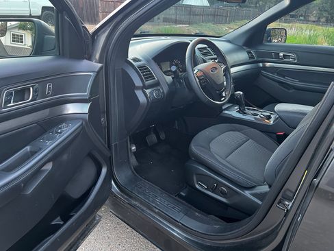Used 2018 Ford Explorer XLT AWD/4WD image 20