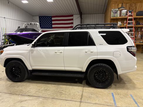 Used 2020 Toyota 4Runner SR5 image 9