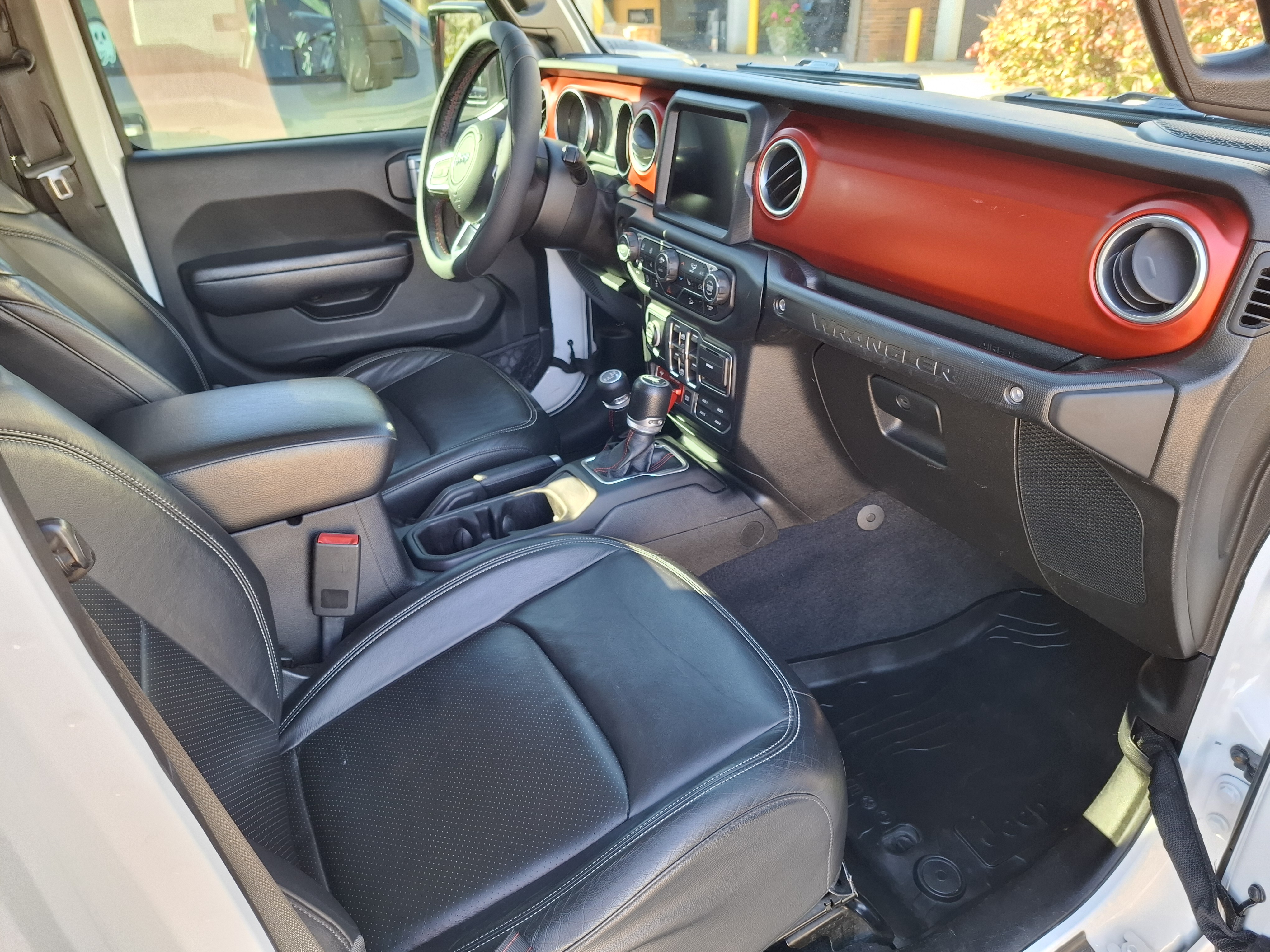 Used 2018 Jeep Wrangler Unlimited Rubicon AWD/4WD image 8