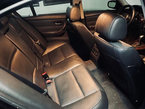 Used 2011 BMW 328i xDrive Sedan AWD/4WD image 8