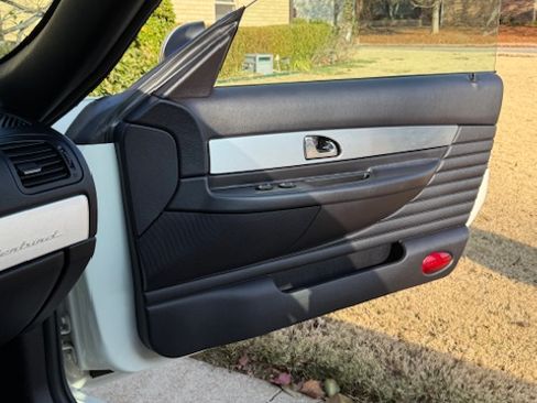 Used 2003 Ford Thunderbird image 12