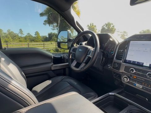 Used 2022 Ford F350 Platinum w/ FX4 Off-Road Package AWD/4WD image 8