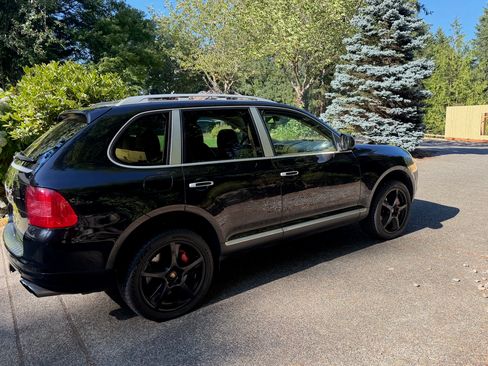Used 2006 Porsche Cayenne Turbo S AWD/4WD image 4