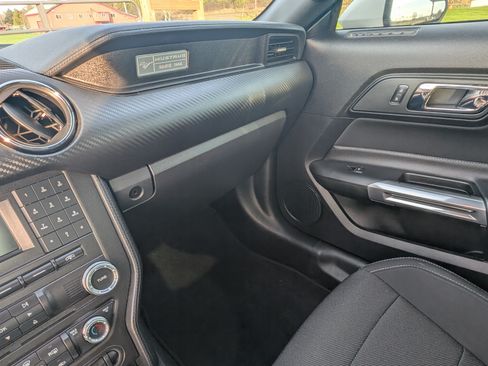 Used 2017 Ford Mustang Coupe image 16