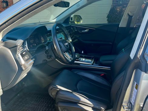 Used 2019 Audi Q8 Prestige AWD/4WD image 12