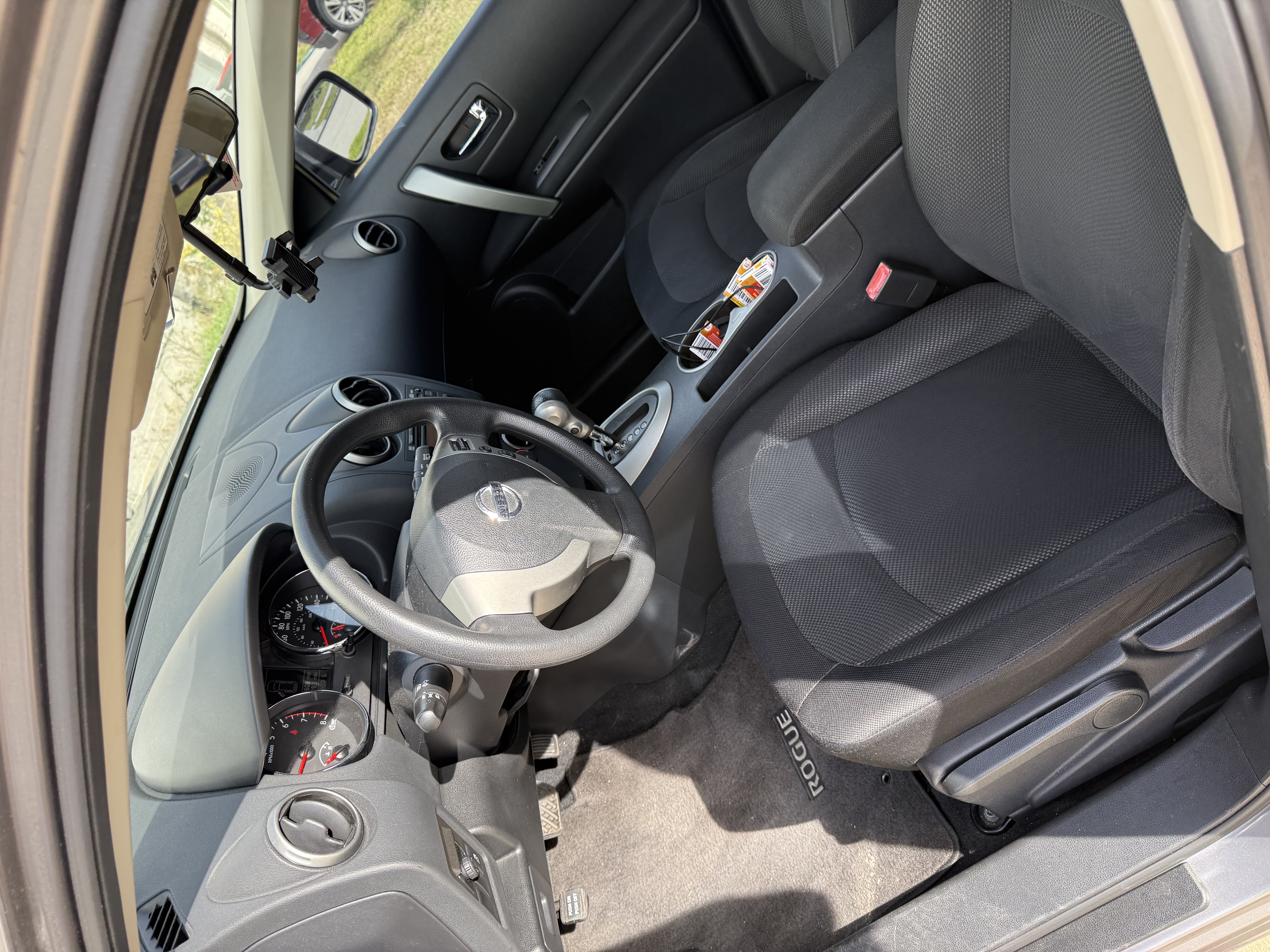 Used 2011 Nissan Rogue S FWD image 9