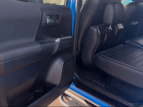 Used 2021 Toyota Tacoma TRD Sport w/ TRD Premium Sport Package image 20