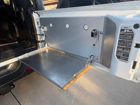 Used 2021 Jeep Wrangler Unlimited Rubicon AWD/4WD image 13