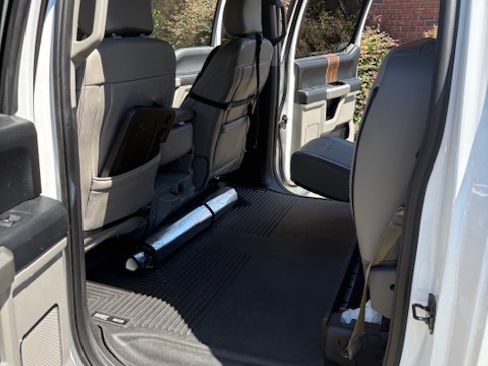 Used 2018 Ford F150 Lariat image 10