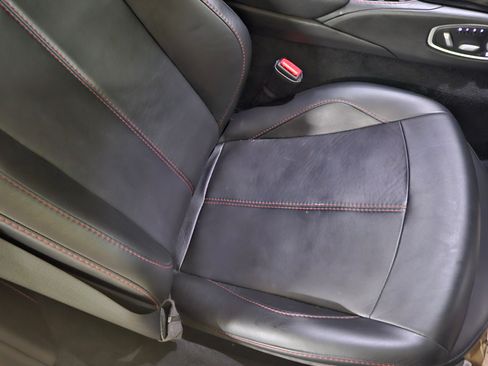 Used 2019 Aston Martin V8 Vantage Coupe image 8