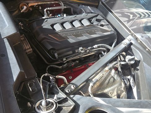 Used 2020 Chevrolet Corvette Stingray Preferred Cpe w/ 2LT Preferred Equipment Group RWD image 6