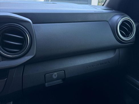 Used 2021 Toyota Tacoma TRD Sport image 28