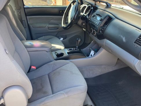 Used 2010 Toyota Tacoma PreRunner image 13