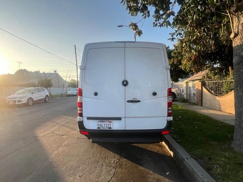 Used 2015 Mercedes-Benz Sprinter 2500 image 4