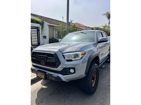 Used 2018 Toyota Tacoma TRD Off-Road w/ Technology Package RWD image 1