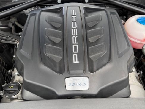 Used 2015 Porsche Macan S image 15