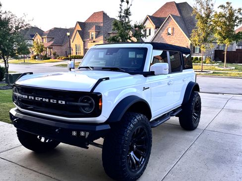 Used 2023 Ford Bronco Outer Banks image 1