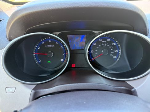 Used 2012 Hyundai Tucson GLS image 5