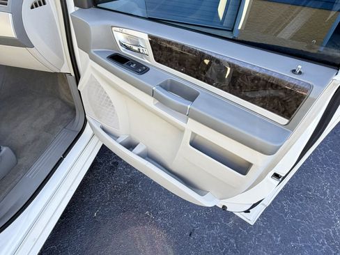 Used 2010 Dodge Grand Caravan SXT image 16