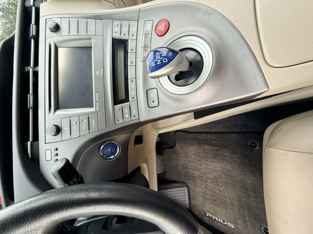 Used 2012 Toyota Prius Four FWD image 4