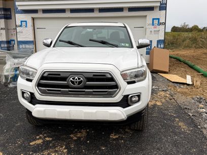 Used 2017 Toyota Tacoma Limited
