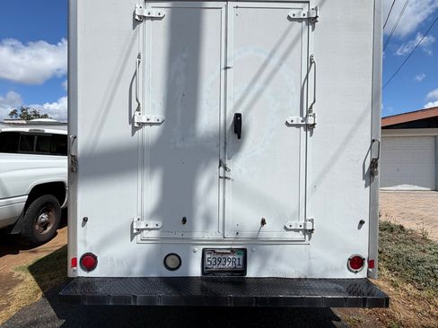 Used 2014 Ford E-350 and Econoline 350 Super Duty image 8