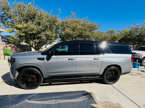 Used 2023 GMC Yukon XL Denali Ultimate w/ LPO, Floor Liner Package image 5