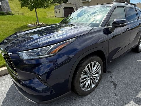 Used 2023 Toyota Highlander Platinum AWD/4WD image 5