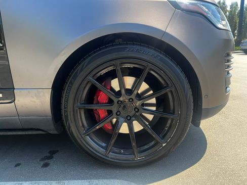 Used 2018 Land Rover Range Rover Long Wheelbase Autobiography image 11