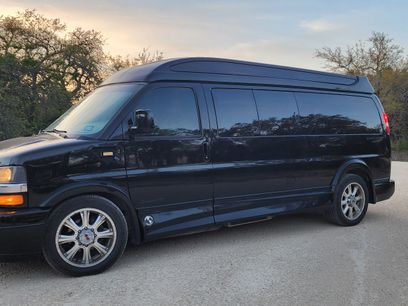 Used 2018 Chevrolet Express 2500 Extended Van 3D w/ Enhanced Convenience Package