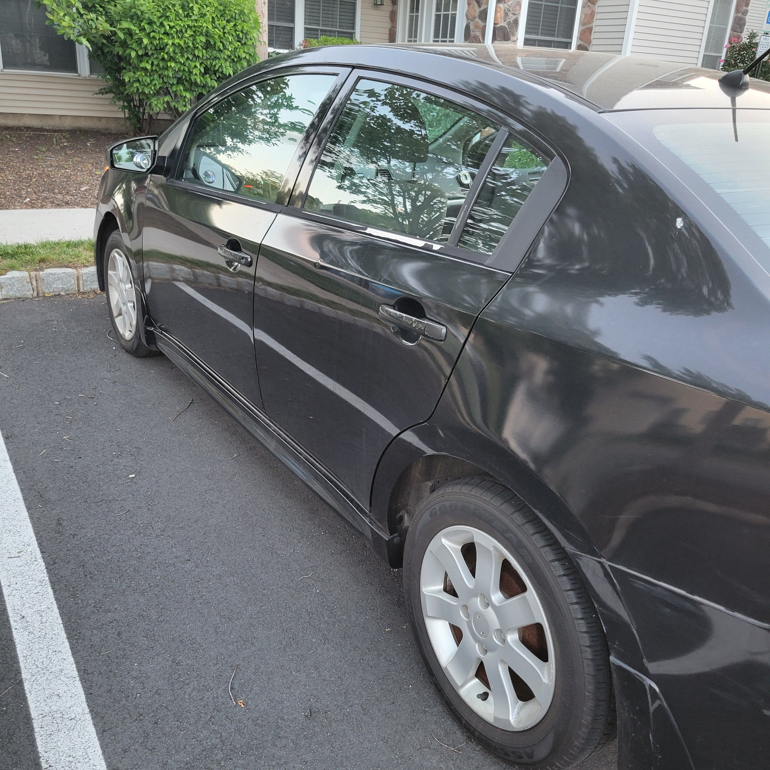 Used 2010 Nissan Sentra 2.0 SR FWD image 16
