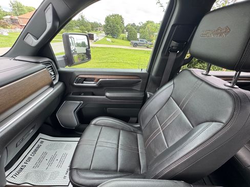 Used 2024 Chevrolet Silverado 3500 High Country w/ High Country Premium Package AWD/4WD image 25