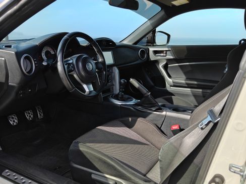 Used 2017 Toyota 86 image 9