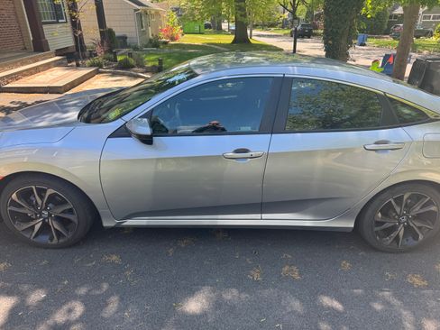 Used 2019 Honda Civic Sport image 6