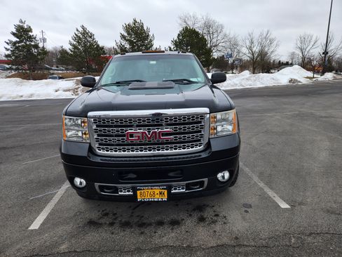 Used 2012 GMC Sierra 2500 Denali w/ Suspension Package, Off-Road image 5