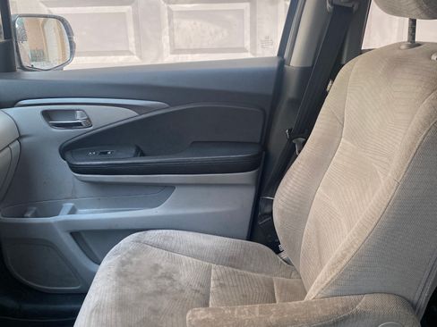 Used 2017 Honda Pilot EX image 5