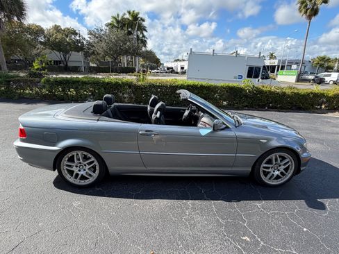 Used 2005 BMW 330Ci Convertible image 10