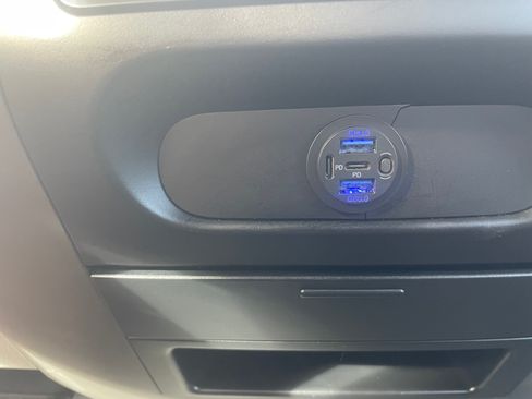 Used 2004 Ford F150 XLT image 5