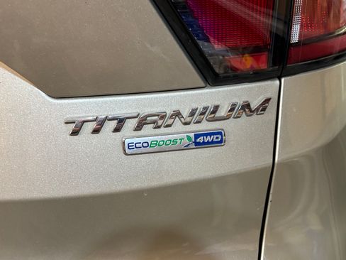 Used 2017 Ford Escape Titanium AWD/4WD image 27