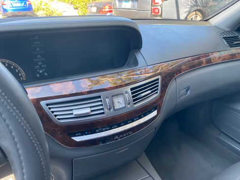 Used 2007 Mercedes-Benz S 550 4MATIC image 9