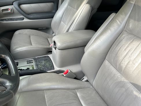 Used 2007 Toyota Land Cruiser image 5