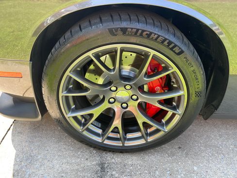 Used 2015 Dodge Challenger SRT w/ Technology Group RWD image 12