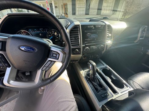 Used 2015 Ford F150 Lariat w/ Equipment Group 502A Luxury image 6