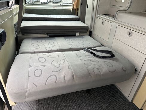 Used 2002 Volkswagen Eurovan Camper image 9