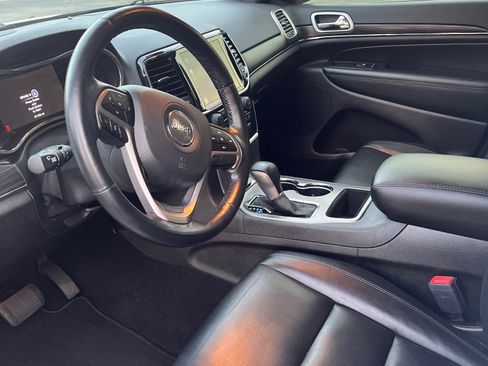 Used 2021 Jeep Grand Cherokee Limited image 13