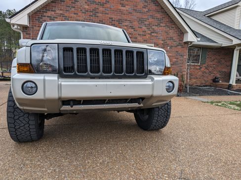 Used 2008 Jeep Commander Overland image 6