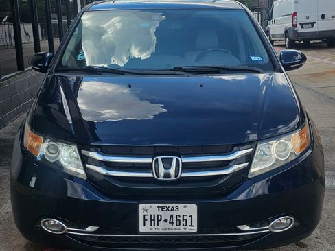 Used 2014 Honda Odyssey Touring Elite image 10